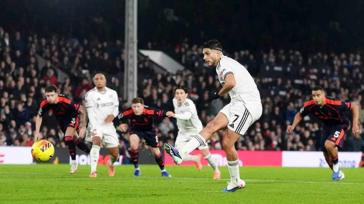 Raúl Jiménez anota de penalti para dar la victoria al Fulham 1-0 sobre el Nottingham Forest