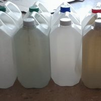 Guardá los bidones de plástico pequeños y creá este proyecto imprescindible para decorar tu baño con estilo