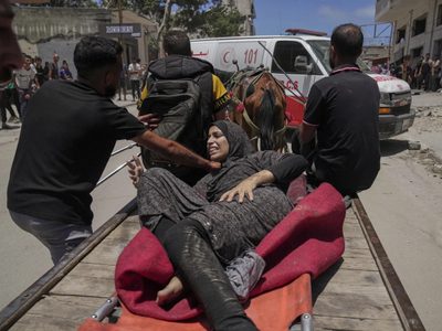 Militantes matan a cinco soldados israelíes en Gaza y ataques israelíes ultiman a 51 palestinos