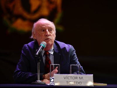 La 4t se declara contra el neoliberalismo, pero reproduce sus prácticas y ocasiona retrocesos: Víctor Toledo