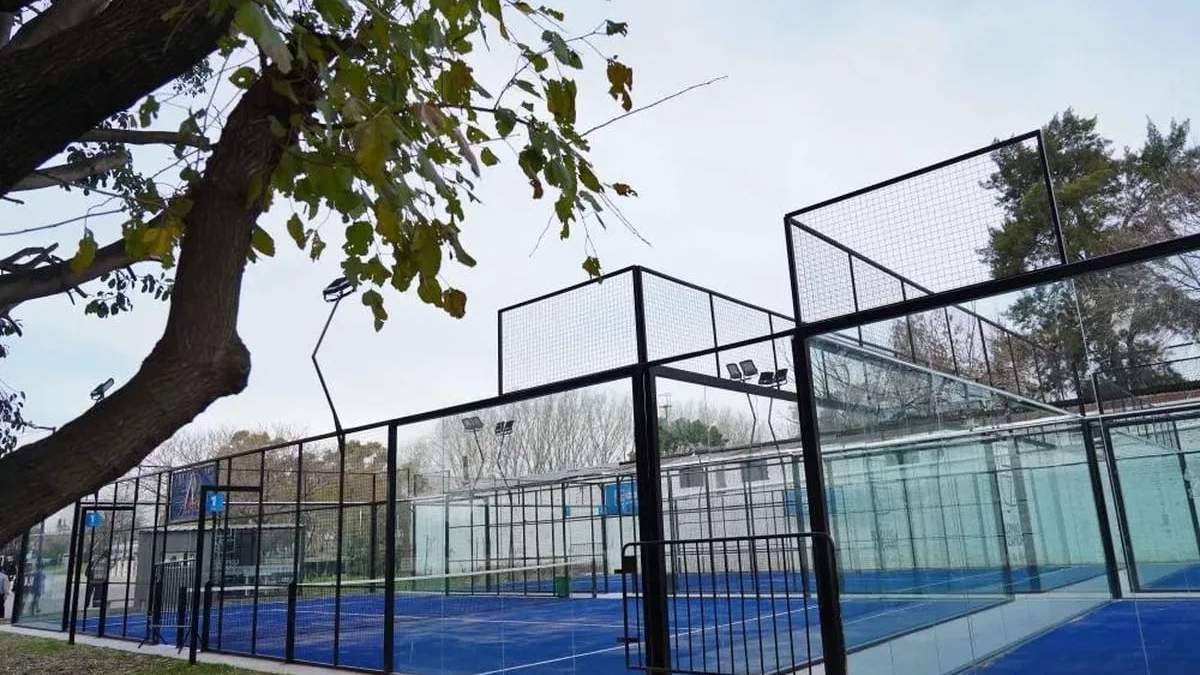 Lomas de Zamora inauguró cuatro canchas de pádel gratuitas. Fuente: (Twitter)