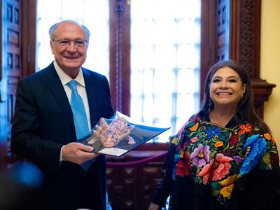 Brugada entrega llaves de la CDMX al vicepresidente de Brasil para "fortalecer lazos polítcos"