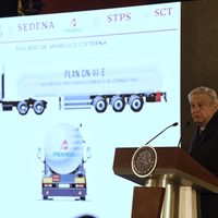 Sin licitación de por medio, AMLO anuncia adquisición de 571 pipas en EU por 85 mdd