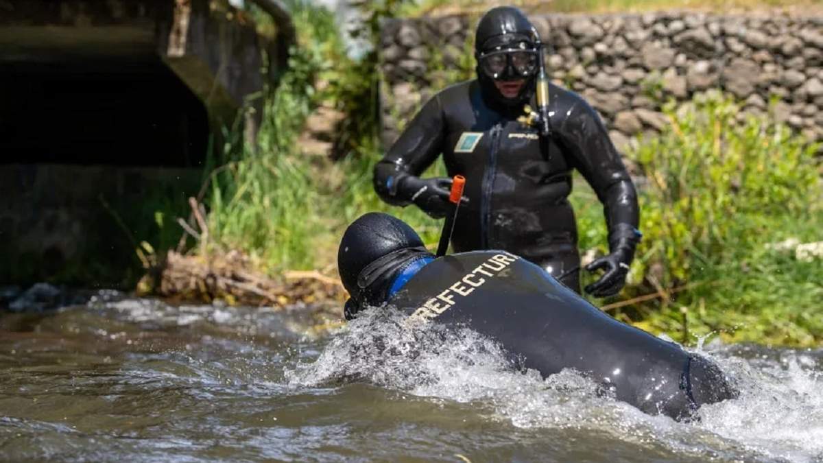 Buzos em el lugar donde apareció el cuerpo de Néstor Jaime. Fuente RSM.