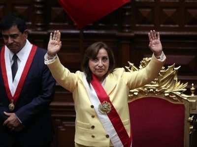 Congreso de Perú destituye a la presidenta Dina Boluarte por ola de violencia