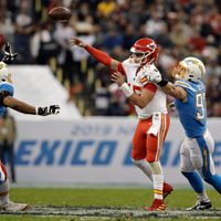 En el Azteca, Mahomes y Kansas City derrotaron en dramático encuentro a los Cargadores