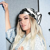 Bajo el sol: Karol G logra casi 2 millones de "me gusta" en solo horas