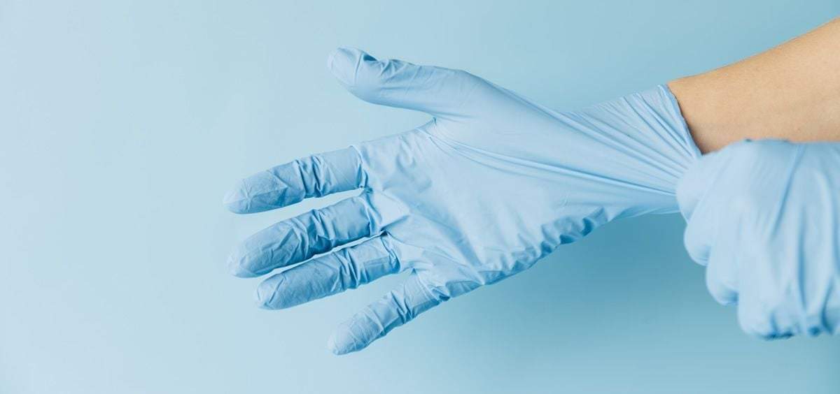 Guantes de látex. Fuente: (Instagram).