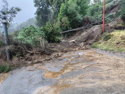 El desmoronamiento en la costa del lago Correntoso había sido alertado en el 2009