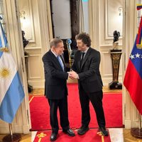 Milei recibe a Edmundo González en Argentina: "La casa de los venezolanos del mundo"