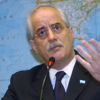 Jorge Taiana recibió un tercer buque para la flota argentina