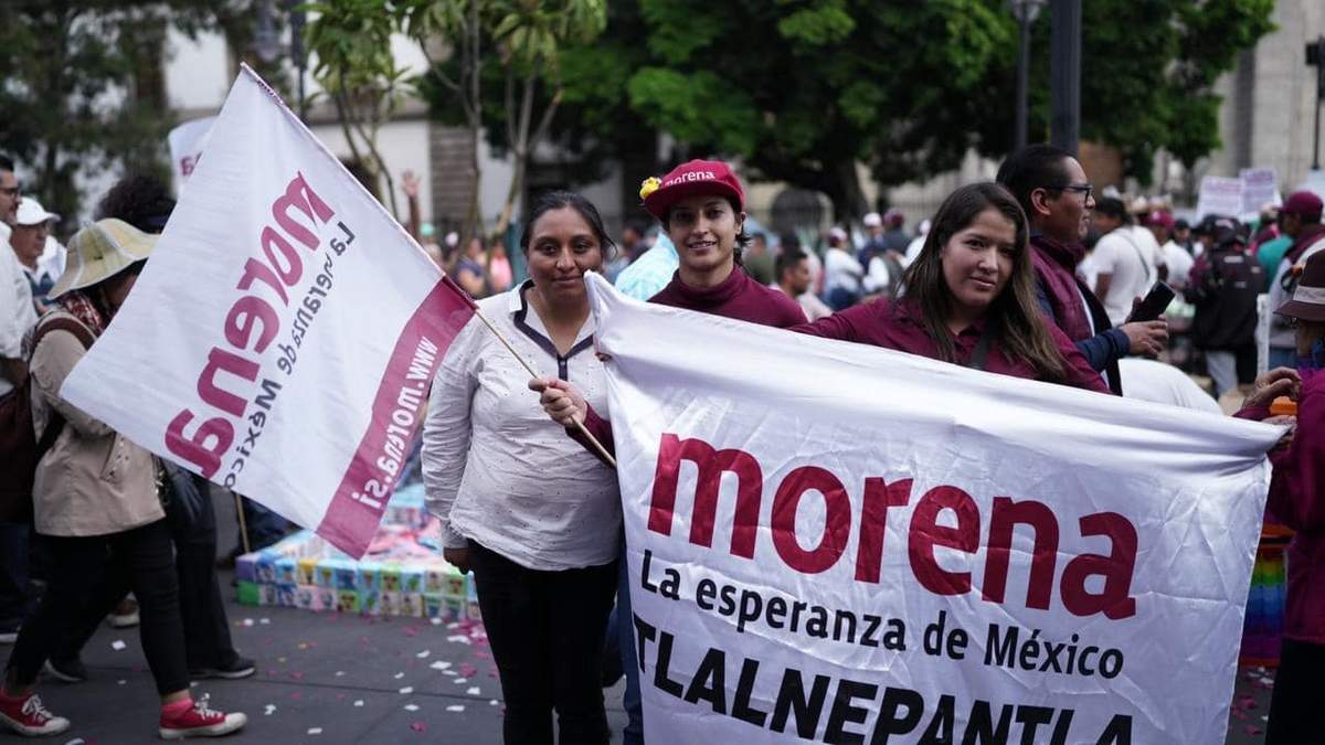 Simpatizantes del partido guinda en Tlalnepantla