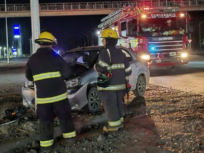 Siniestro milagroso en ruta 7: dos jóvenes impactaron contra un poste y salieron sin heridas