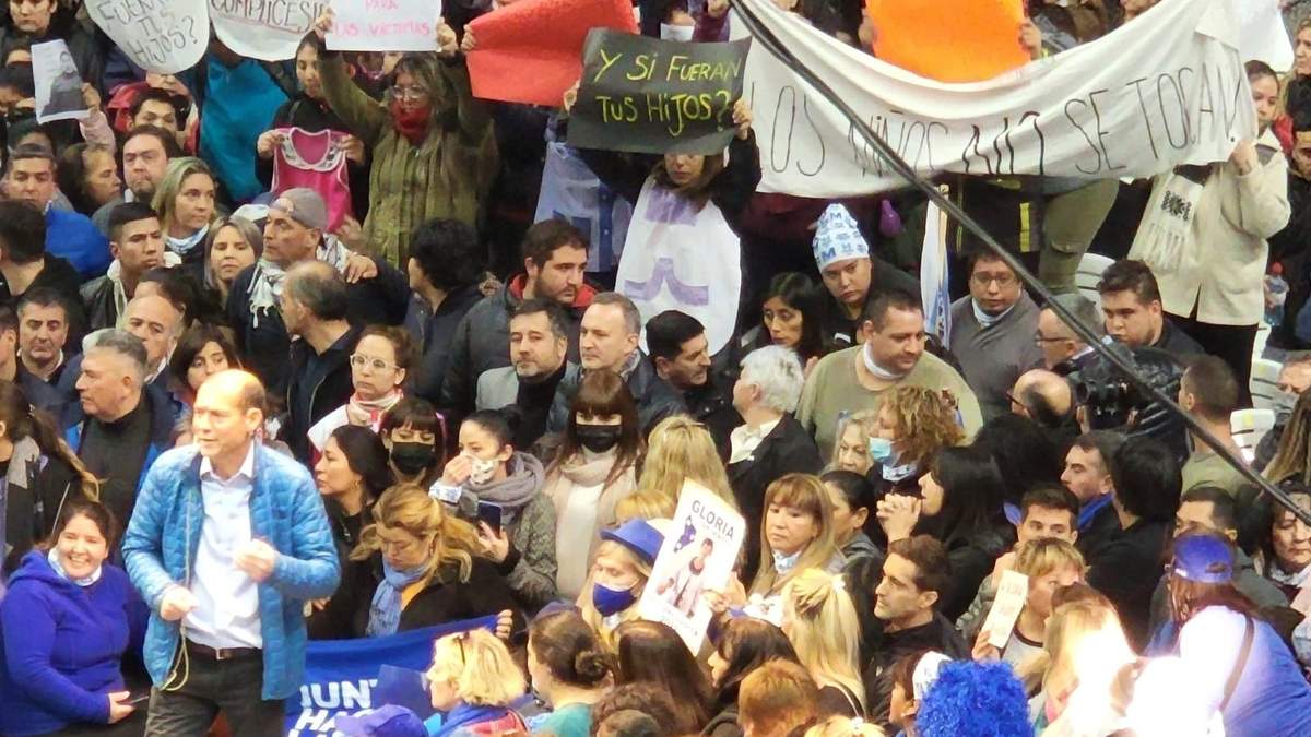 En un Ruca Che repleto, irrumpieron los padres y las madres. Fuente: (Rigo Castaño)