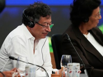 Petro pide que Europa, Latinoamérica y el Caribe sean un faro democrático contra "despotismo"