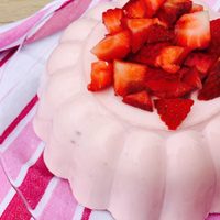 Gelatina de yogur natural casera: para el antojo dulce y muy rápida de hacer