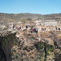 Otra fosa con restos humanos embolsados es hallada en Zapopan