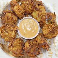 Chips de cebolla y queso: crocantes, súper fáciles y deliciosos, el snack perfecto para la picada del finde