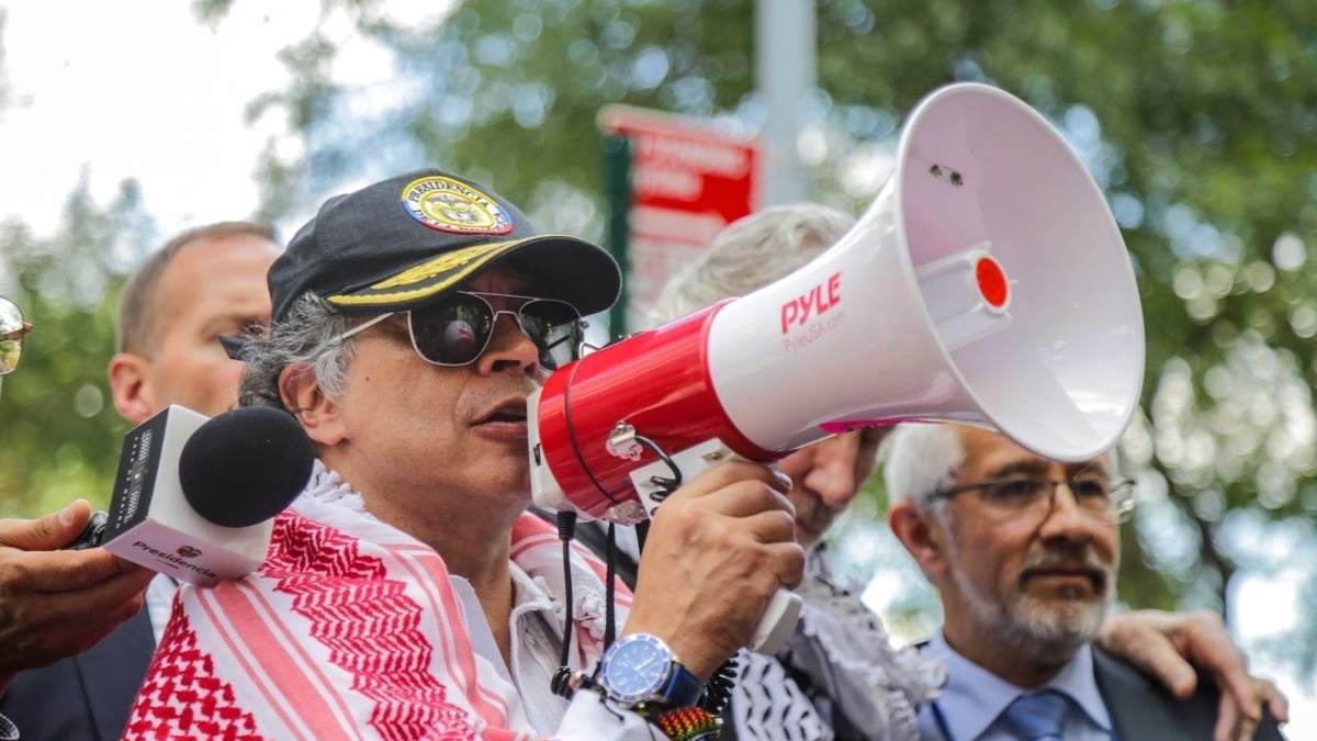 Gustavo Petro durante la protesta en Nueva York