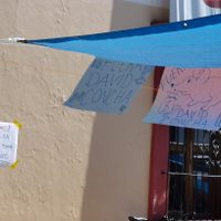 Con toma de oficinas, trabajadores de salud en Oaxaca exigen la renuncia de David Concha Suárez