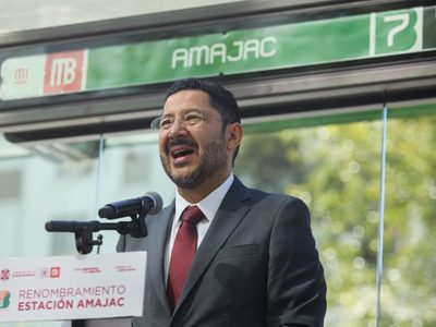 Martí Batres asegura que la propaganda está protegida por la libertad de expresión