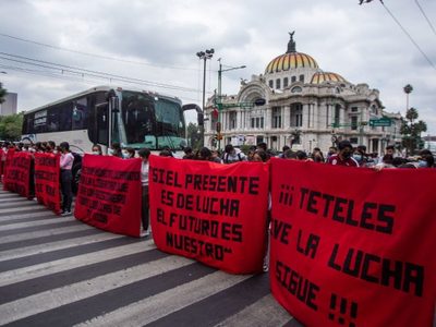 Normalistas de Teteles en Puebla exigen destituir a directivos y mantienen control del plantel
