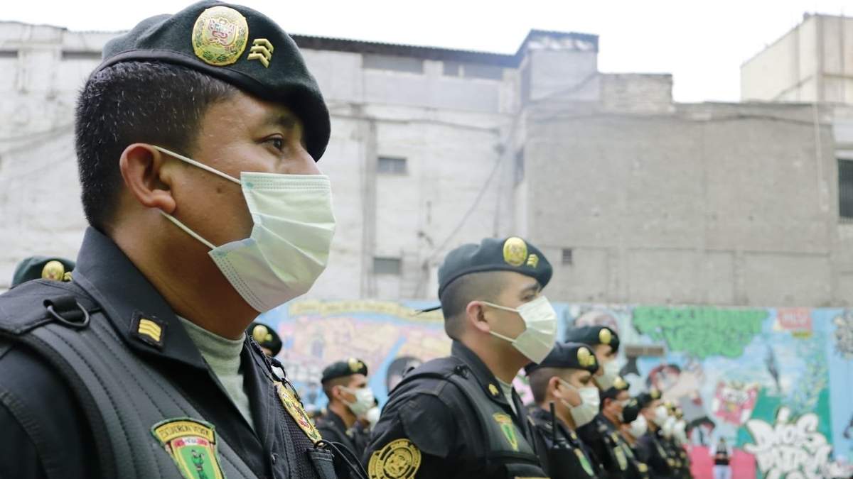 Agentes de la Policía Nacional de Perú