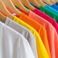 El Gobierno redujo los impuestos a la importación de ropa y calzado
