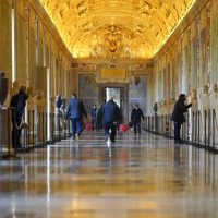 Trabajadores de los Museos Vaticanos reclaman al papa mejores condiciones laborales