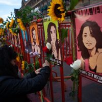 Familiares y amigos de las víctimas del caso Narvarte protestaron frente a Palacio Nacional