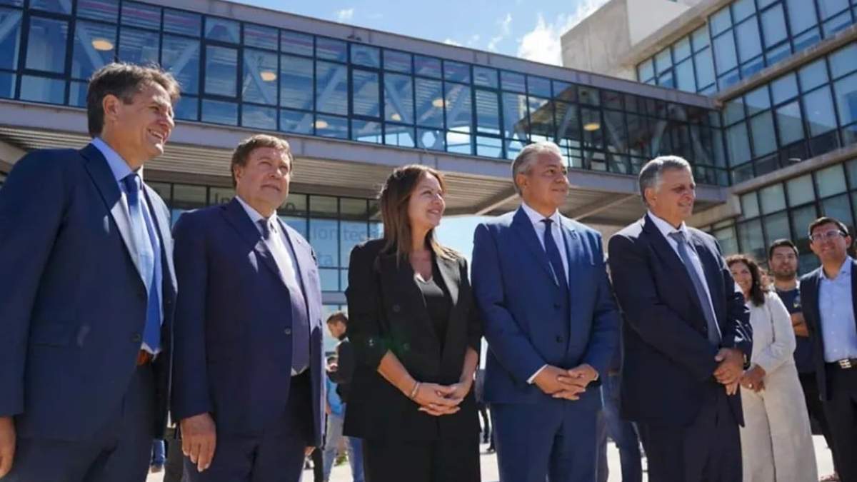 El acto de inauguración del instituto Vaca Muerta. Fuente: (Gobierno de Neuquén)