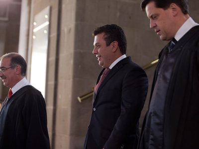 Castillejos, otro leal que Peña Nieto quiere en la Suprema Corte