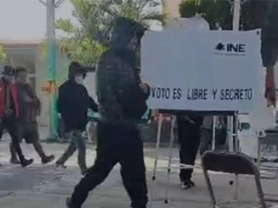 Encapuchados con armas roban paquetes electorales en Tlapanalá, Puebla; se reporta la muerte de una mujer