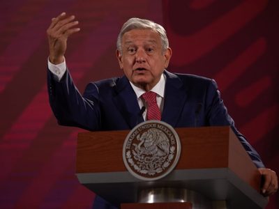 Deuda de Salinas Pliego con el SAT se revisa para que "haya justicia": AMLO