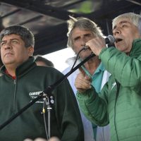 Denuncian maltrato y agresiones a los camioneros que abastecen al país durante la cuarentena