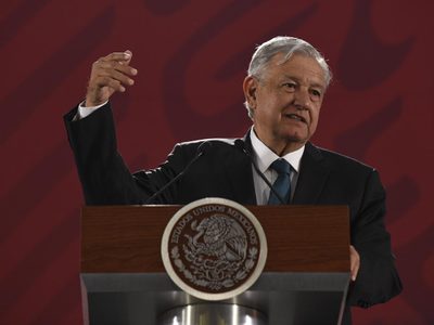 No se equivoque de enemigos, presidente