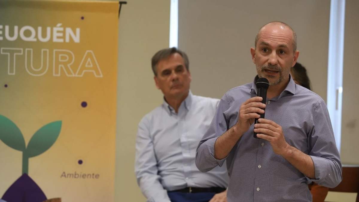 Santiago Nogueira presentando su espacio, Neuquén Futura. Fuente: (Twitter)