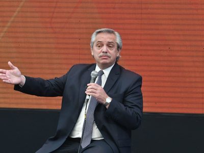 Alberto Fernández, en plena campaña: “Están los que trabajamos y están los que se rascan”