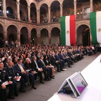 'Michoacán vive una calma frágil”, dice Aureoles en su primer informe