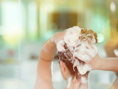 Lo que callan los peluqueros: 3 trucos para mantener tu cabello limpio por más tiempo