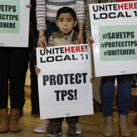 Trump anula el TPS para salvadoreños; les da 18 meses para salir de EU
