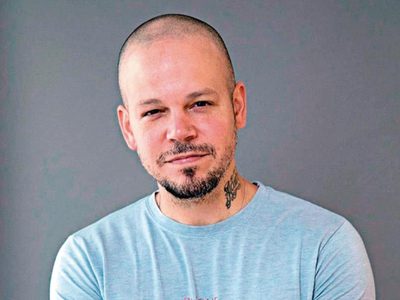 ¡Desgarrador! El mensaje oculto en el tema "René" de Residente conmovió a todos
