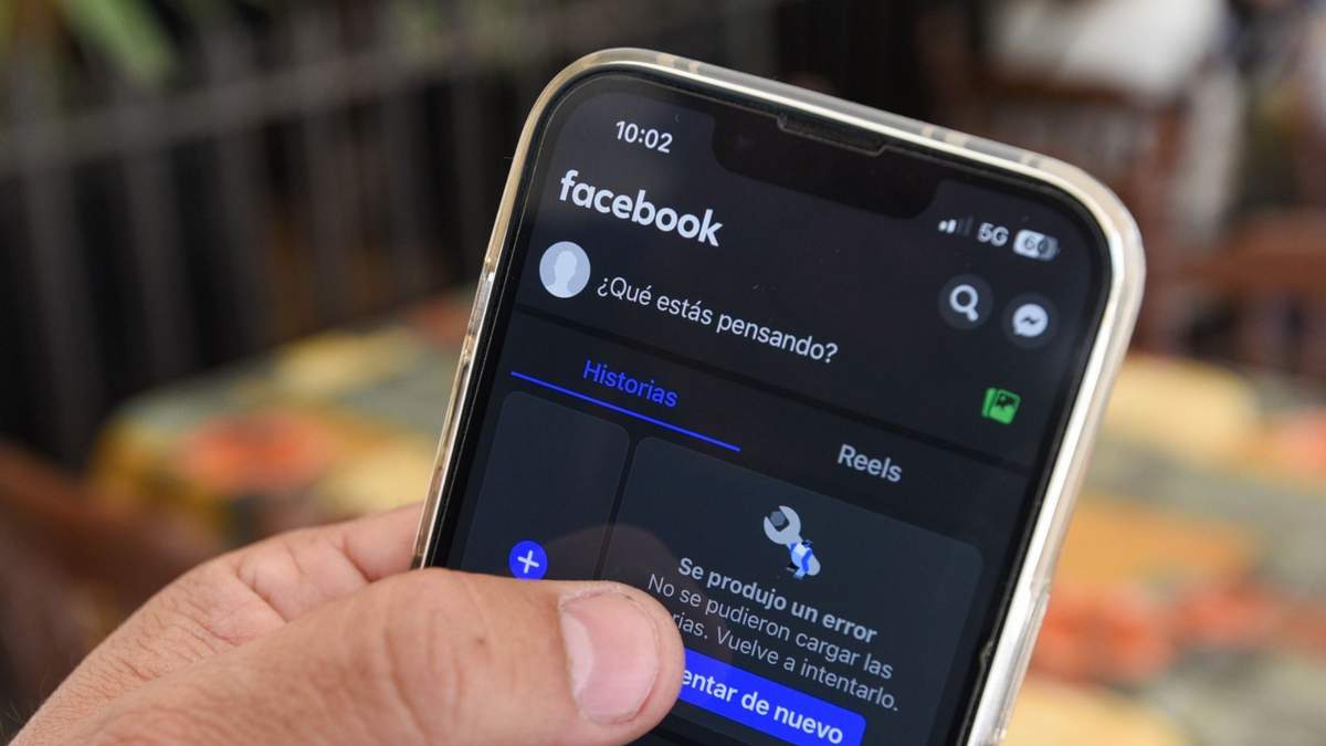 Australia aplica la prohibición de redes sociales a menores de 16 mientras jóvenes buscan alternativas.