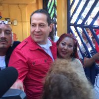 Eruviel va a votar, le reclaman por la inseguridad y responde: 'te invito a tomar un café”