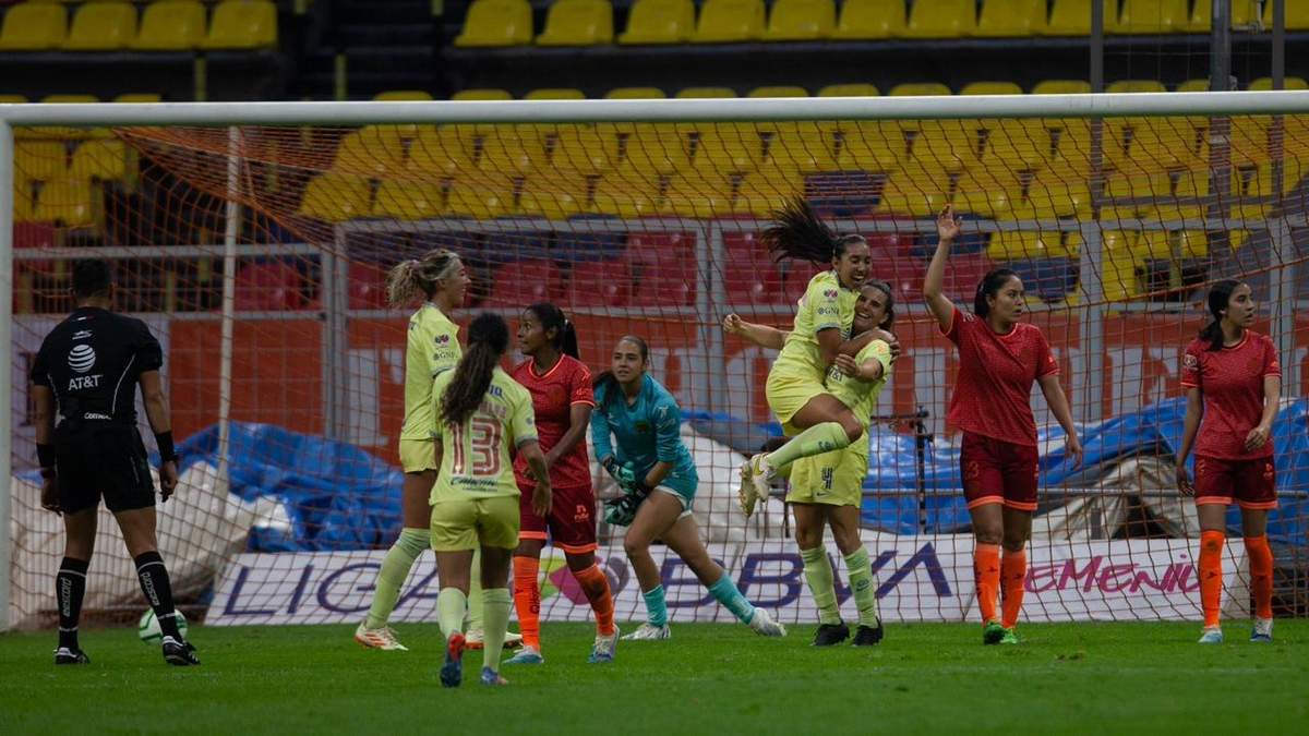 Triunfo de las Águilas en el estadio Azteca