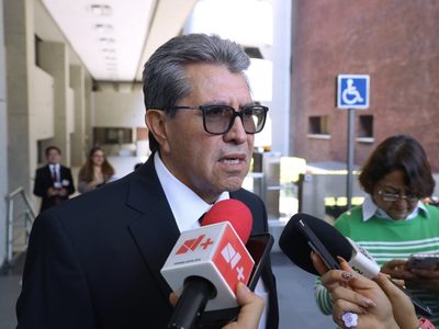 Monreal defiende a Zenyazen Escobar tras su discusión con diputado priista: "No estaba tomado"