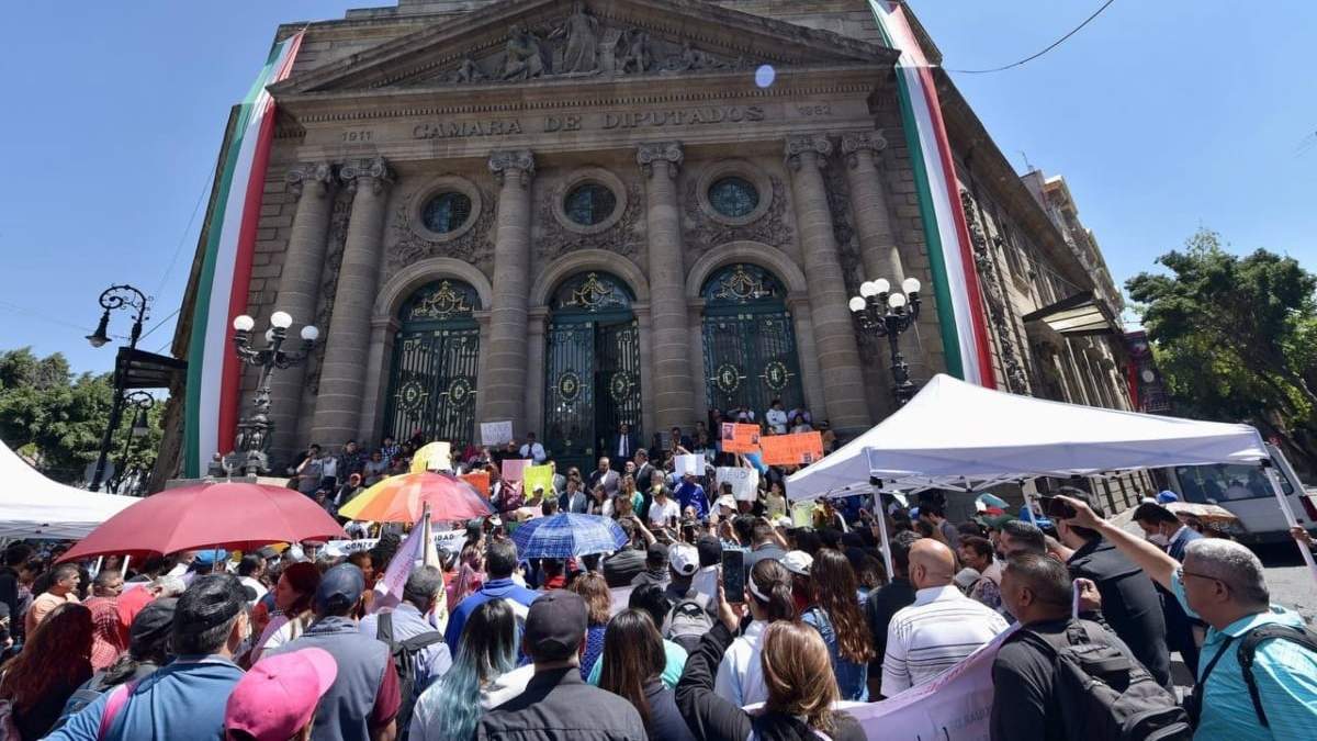 La protesta encabezada por diputados del PAN