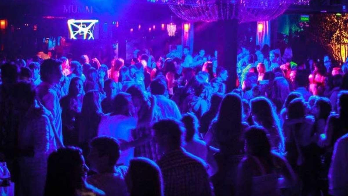 Los golpes comenzaron dentro del local bailable de Plottier. Fuente: (Facebook)