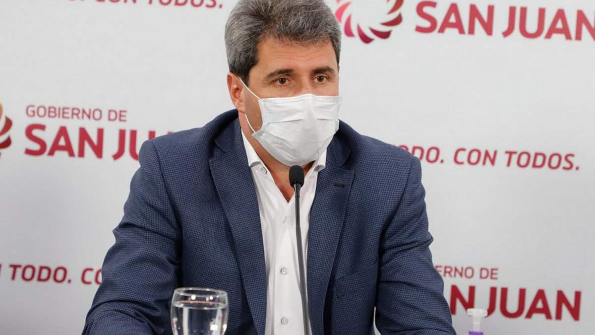 Sergio Uñac, gobernador de San Juan, en conferencia de prensa. (Fuente: Twitter)