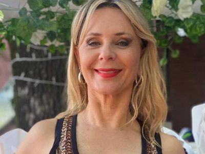 Evelyn Von Brocke impone estilo sofisticado con la bikini animal print más fashionista